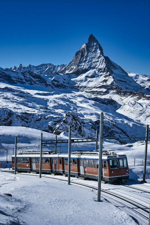 戈尔内格拉特雪地上的登山火车，Michael Lammli 风景摄影